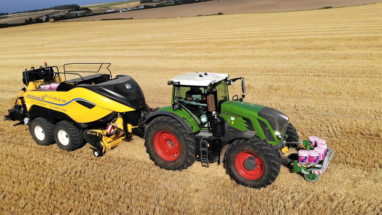 Fendt 933 + New Holland Big Baler 1290 High Density Baling Straw
