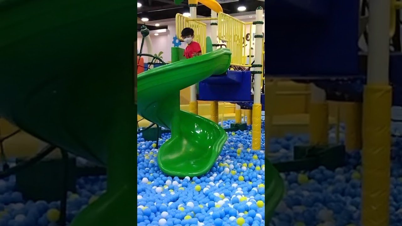 HAPPY KID ENJOY PLAYING SLIDE AT KIDZOONA INDOOR PLAYGROUND #shorts #kidzoonaph #indoorplayground