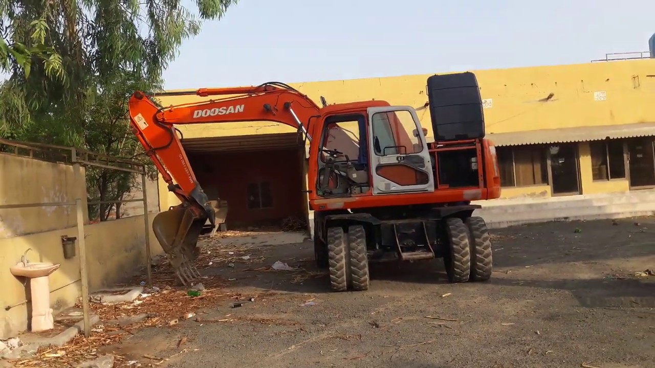Doosan 130 w v 1998 model for sale by mubashar saddique Az