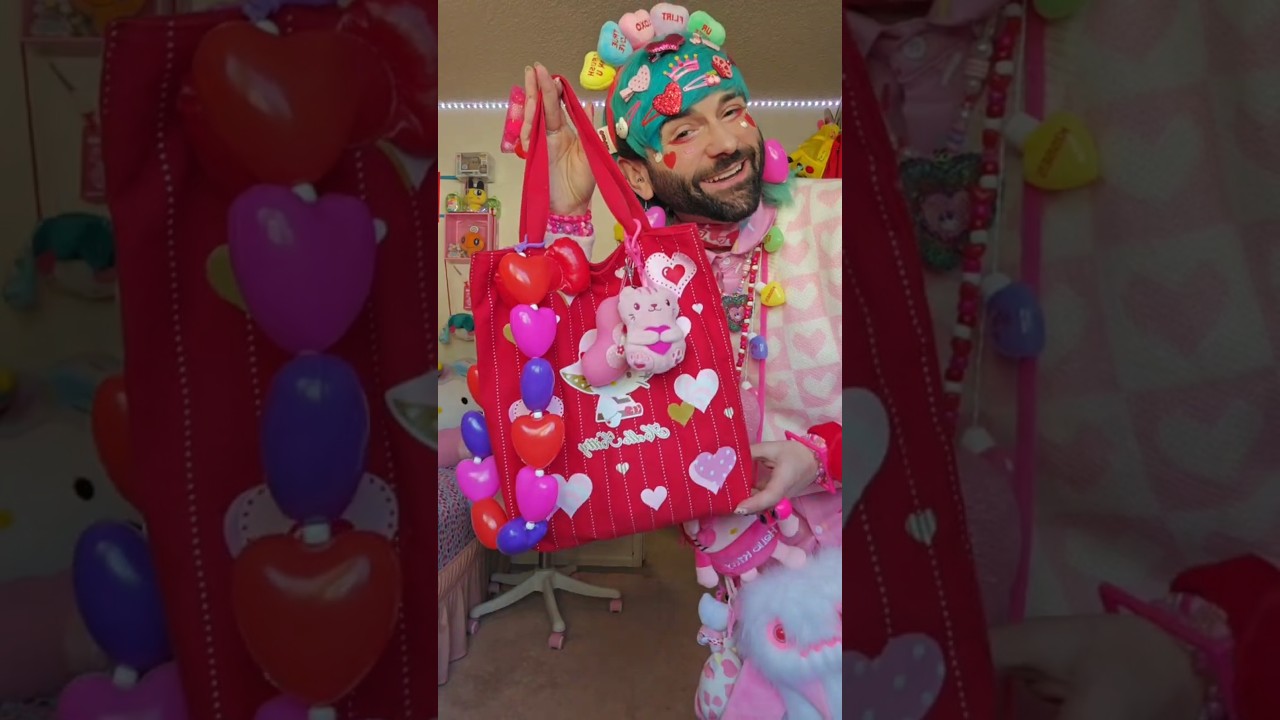 Готовимся вместе к Дню святого Валентина в наряде от Decora! #grwm #decora #valentinesday