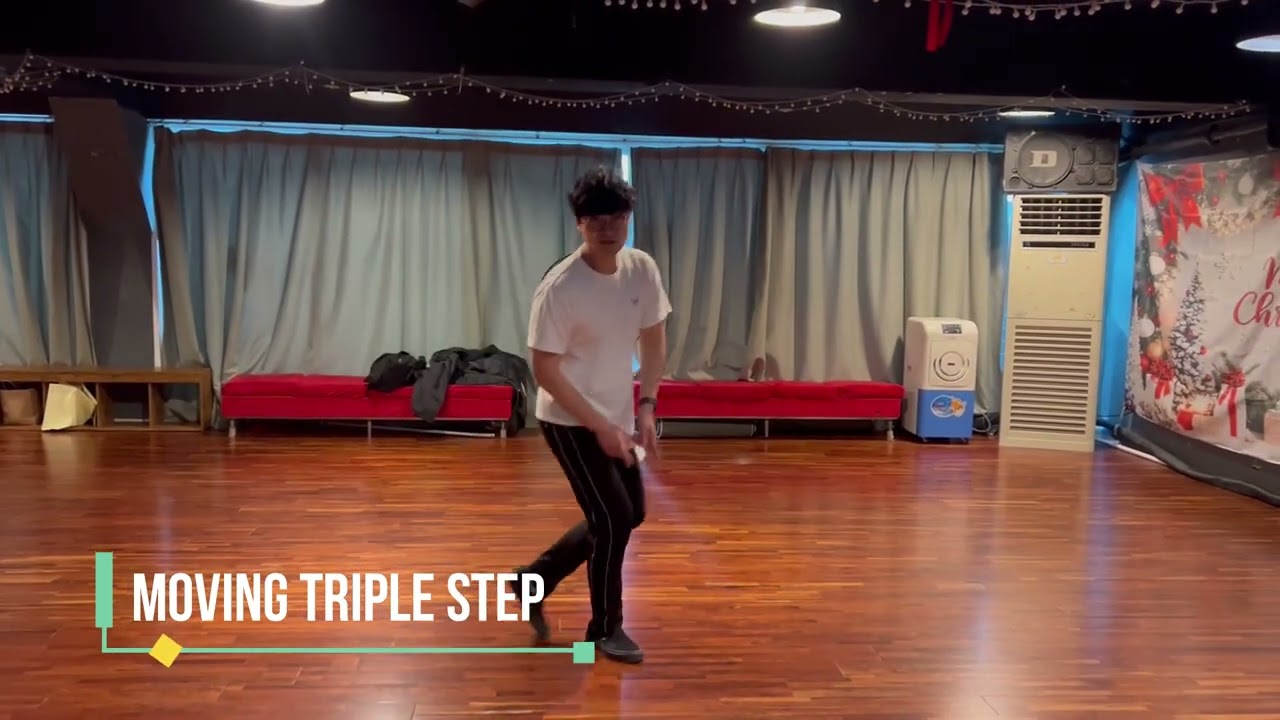 Triplestep while moving in the Lindy Hop(Swing Dance) 트리플스텝을 움직이면서 밟기