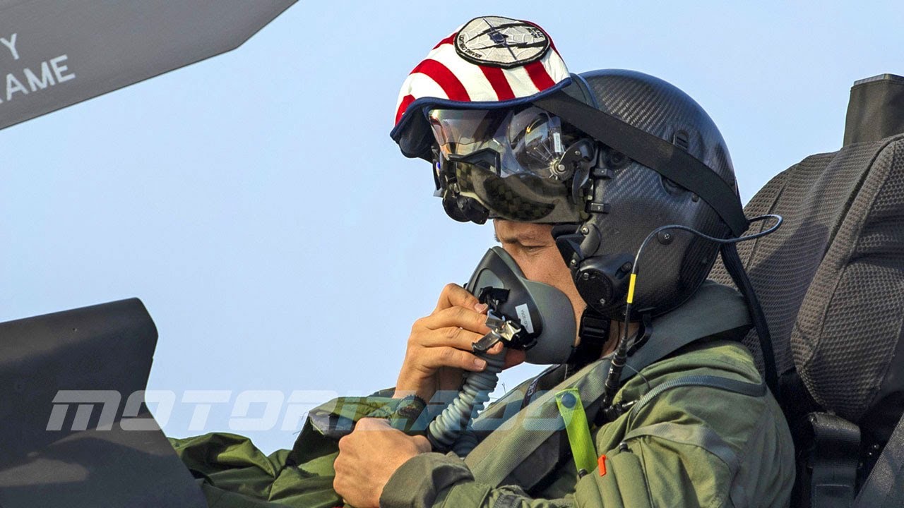 Взлет истребителя F-35A Lightning II и F-15E Strike Eagle