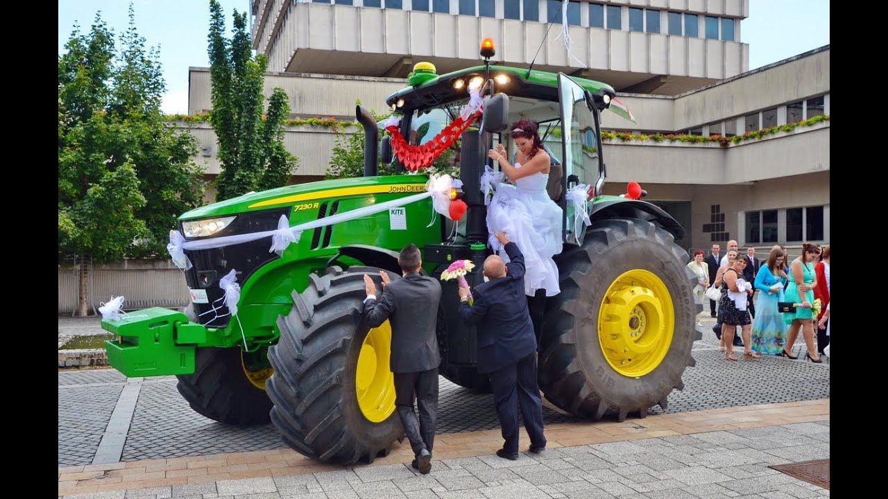 John Deere traktorral érkezett az esküvőre a menyasszony Szombathelyen