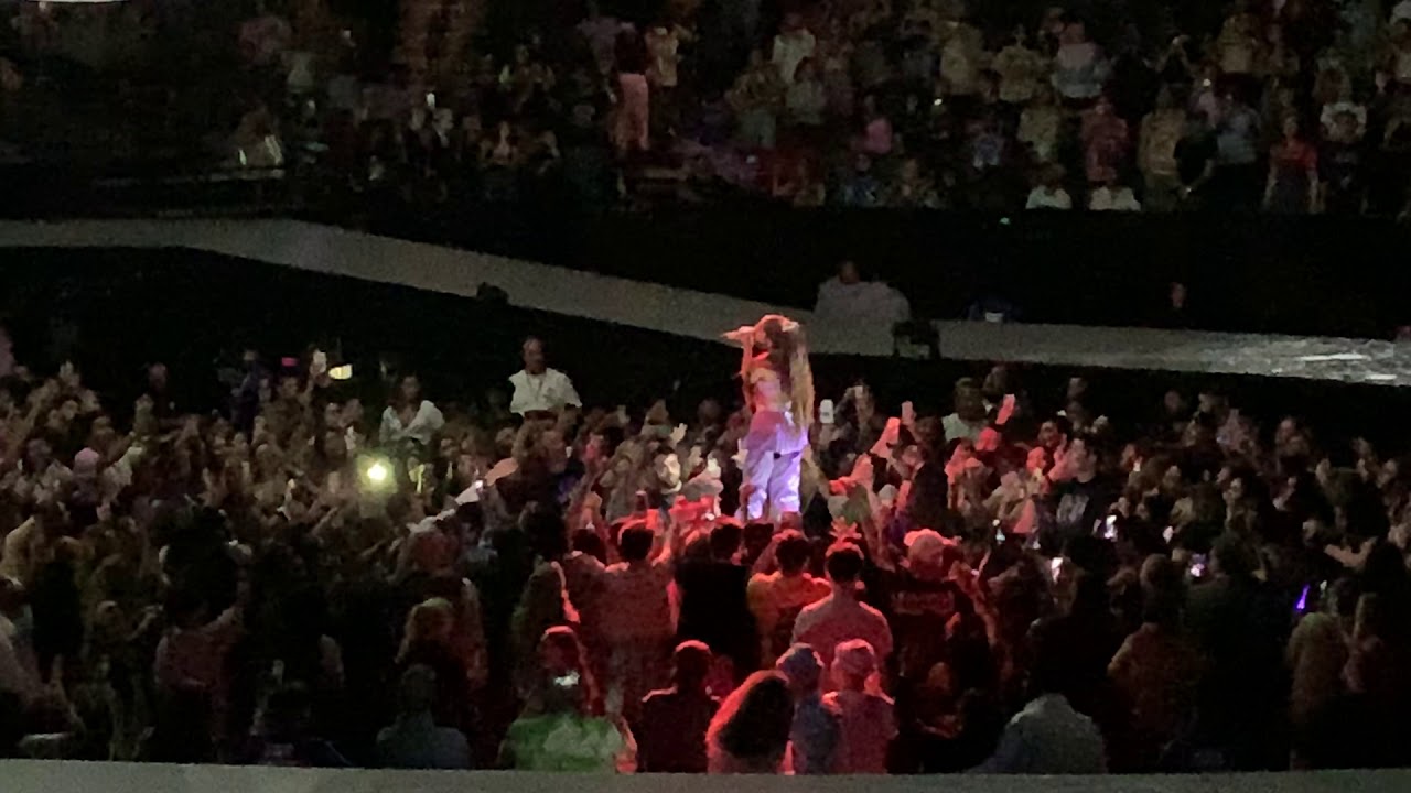 Ariana Grande - Goodnight N Go Live - Sweetener Tour - 5/3/19 - Sacramento, CA