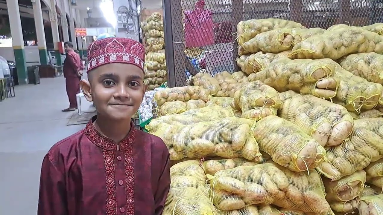মক্কার কাকিয়া বাজার সৌদি আরবের একটি বড় কাঁচা বাজার।