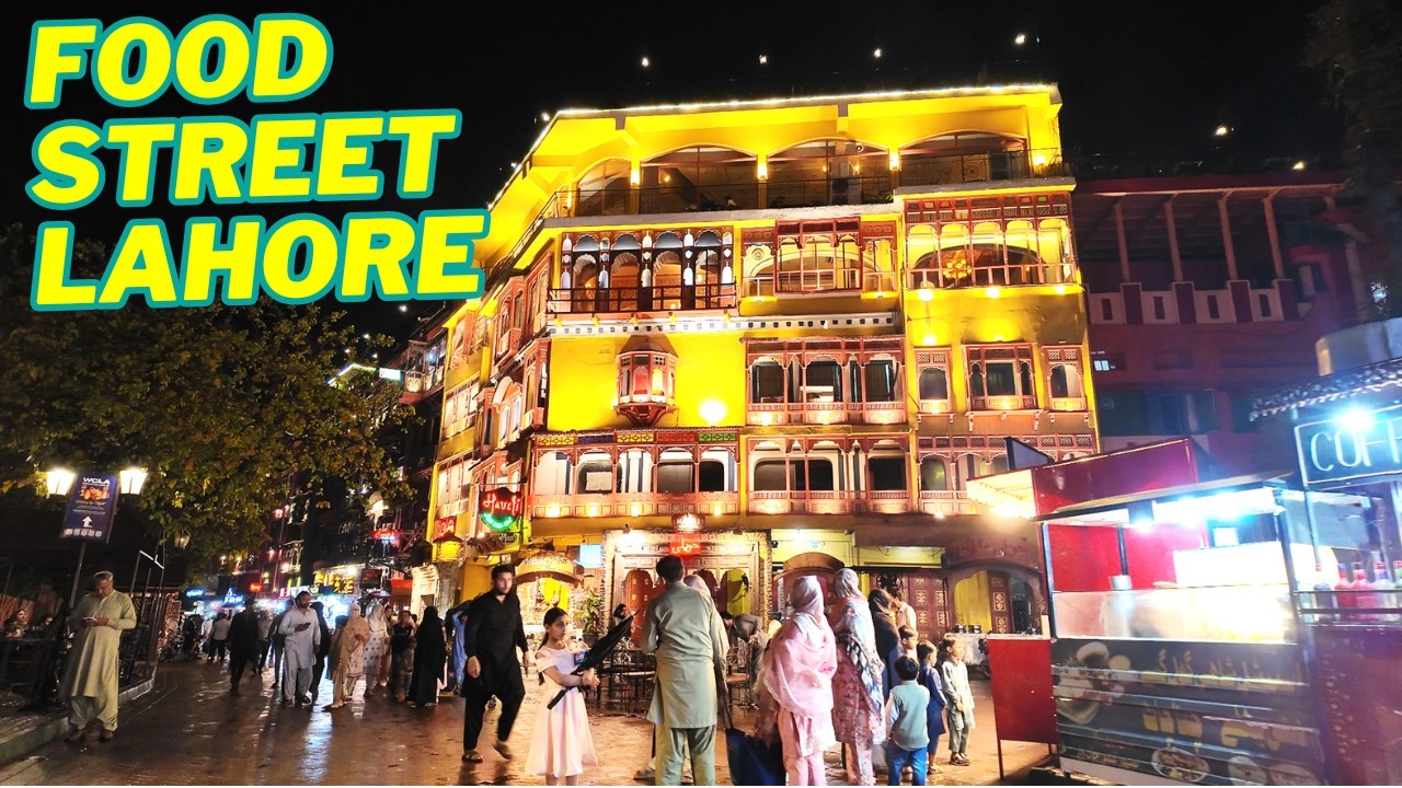 Lahore Food Street at Night | Haveli Restaurant Rooftop View | Badshahi Mosque & Androon Lahore | 4K