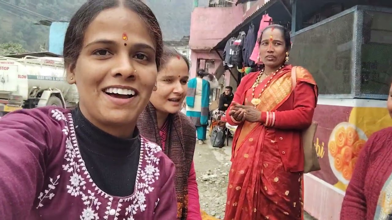 Sari behne ek sath... 😁🌍#1000subscriber #minivlog 
