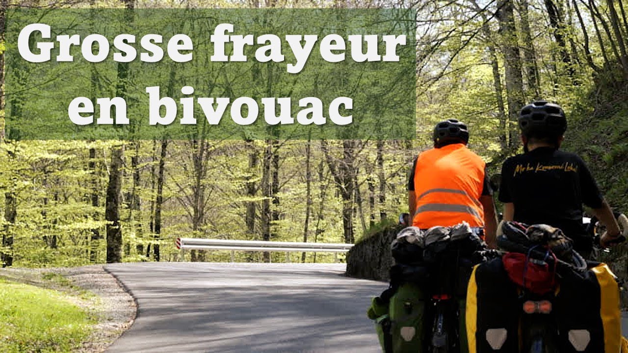 10. Rouler dans les forêts sauvages de Slovénie... entre moments de pêche et attaque féroce.