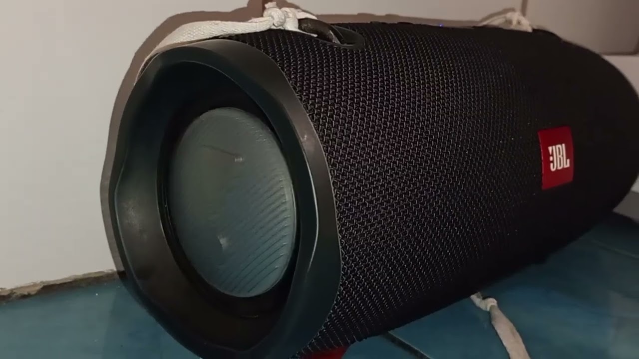 Otra vez haciendo pruebas de sonido en una JBL Xtreme 2 Ojo póngase Audífonos 