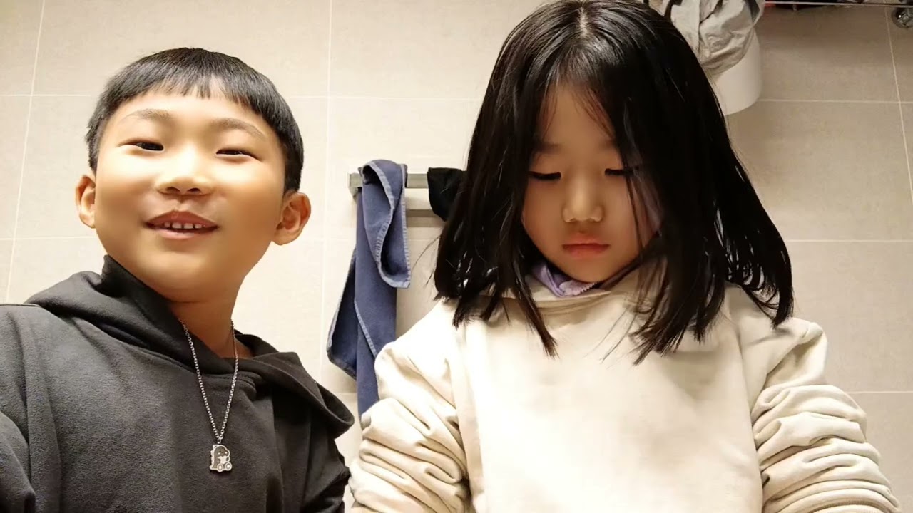 크랑남매의 엄마도와주기 (더러운 신발씻기)