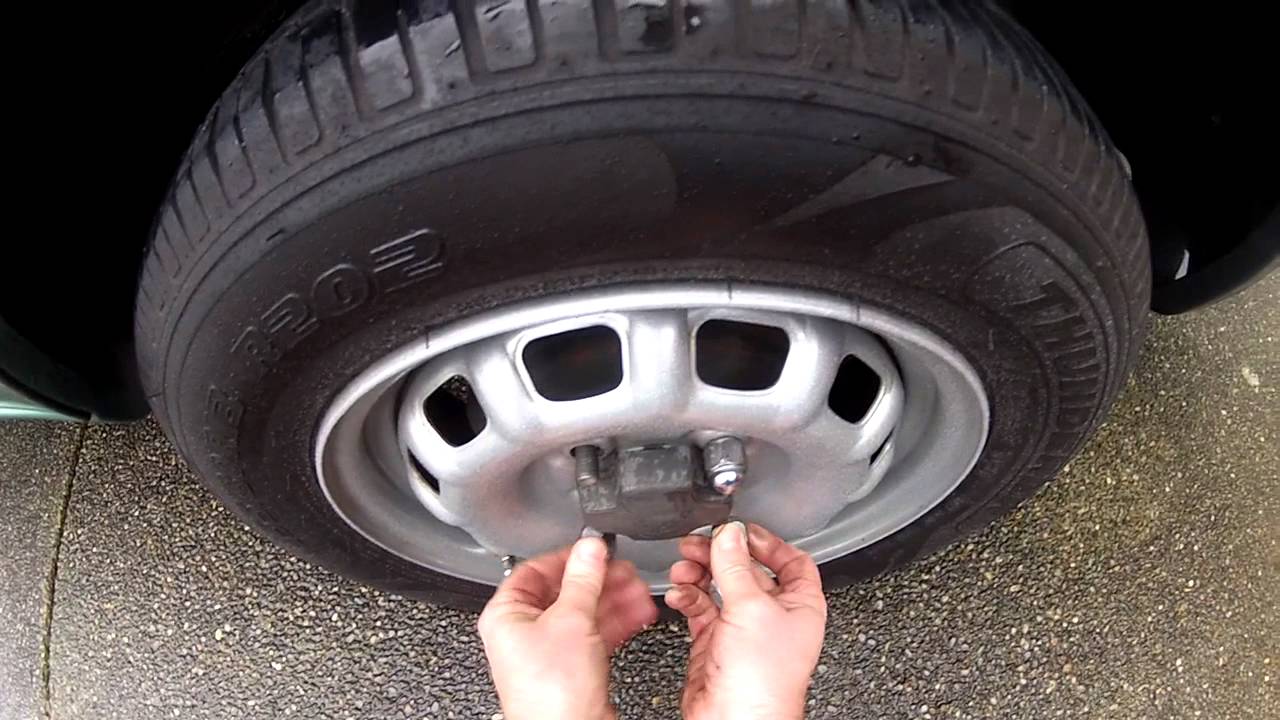 Speed Tire Change - Nascar Pit Crew Wannabe