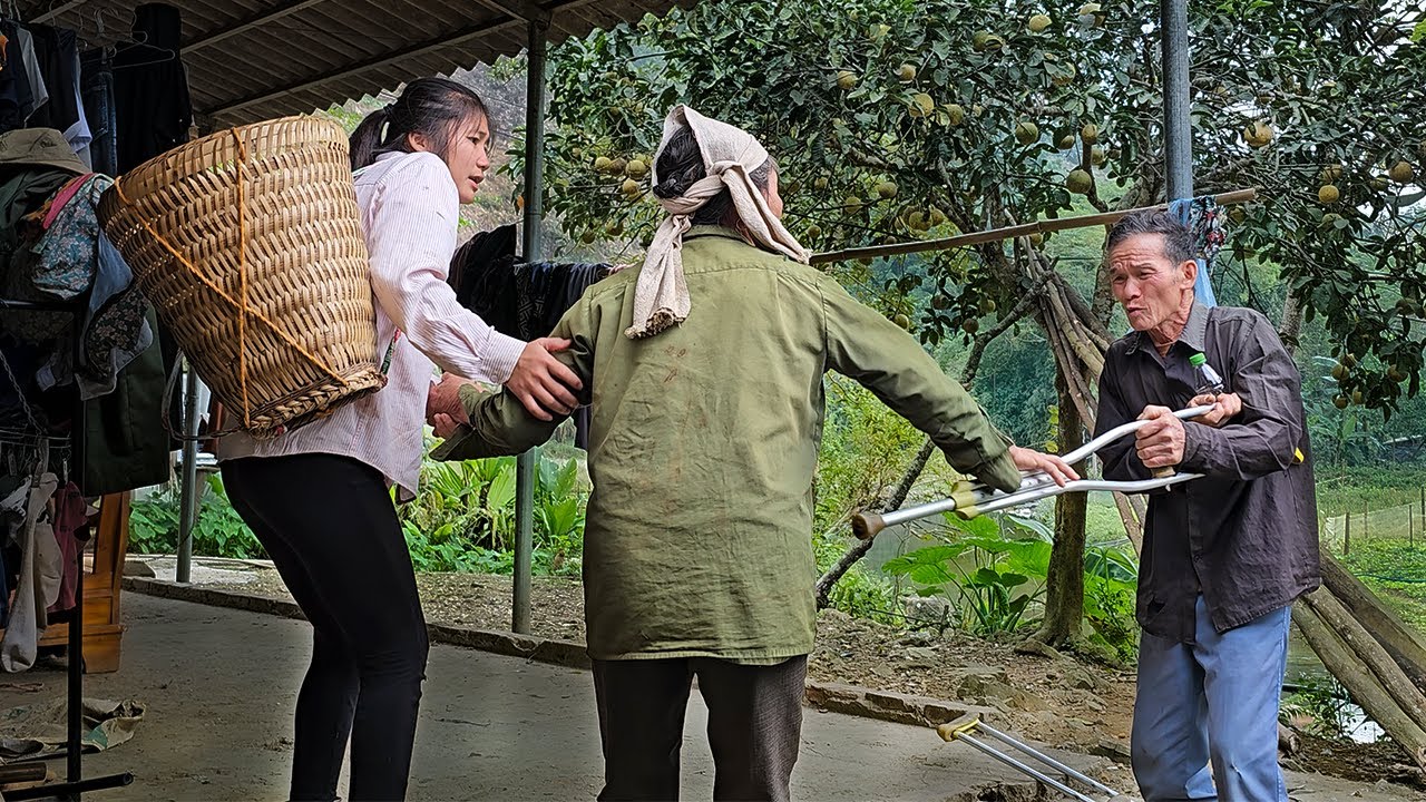 Homeless Girl and the Old Woman Tearfully Say Goodbye Because of a Drunk Man @Triệu Ly