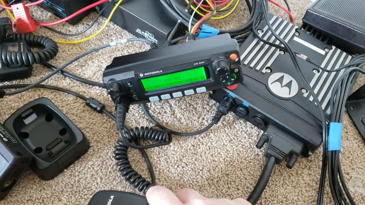 Testing the Motorola Astro Spectra Siren Box with a XTL5000 *loud*