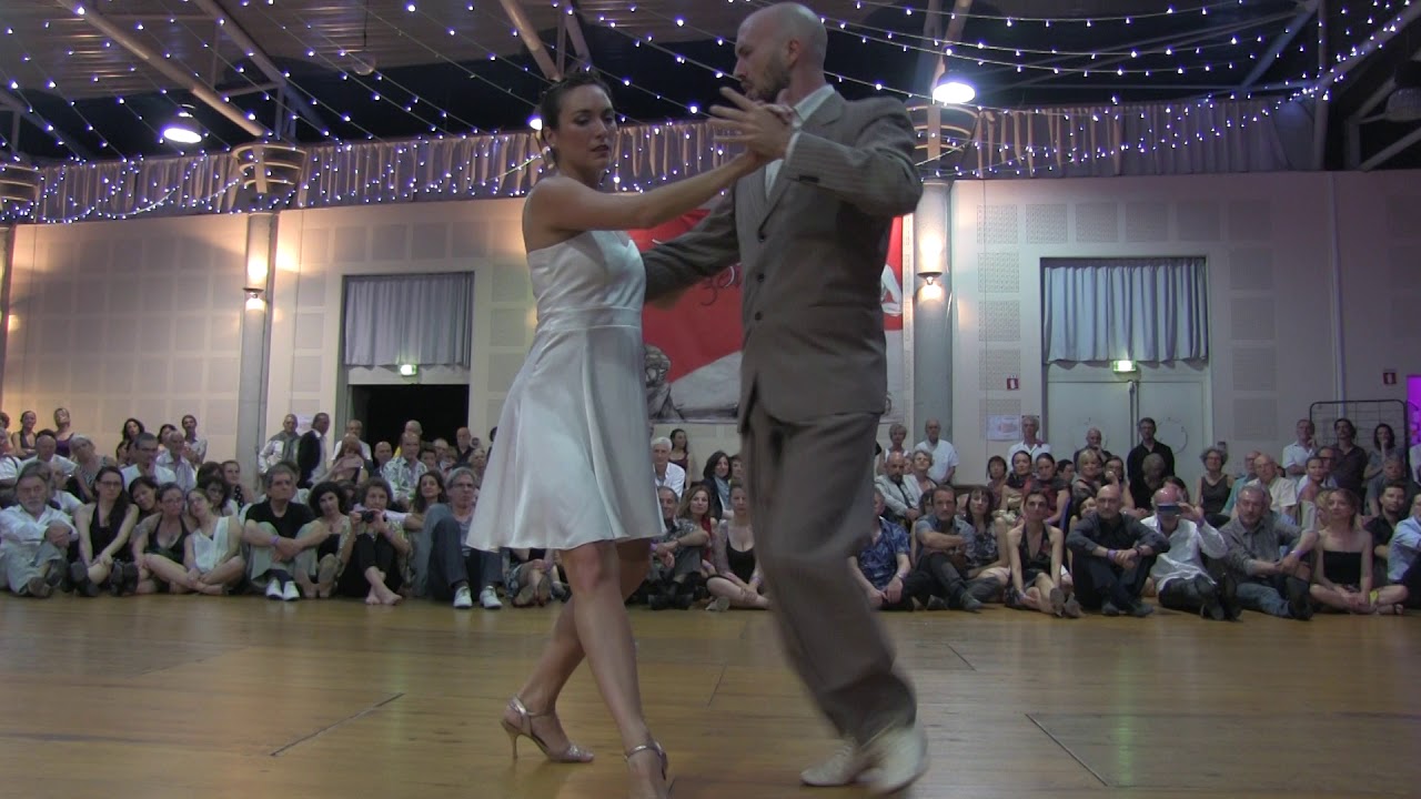 Maria Belen et Santiago dansent sur le tango Cuestion de Ganas Ruben Juarez