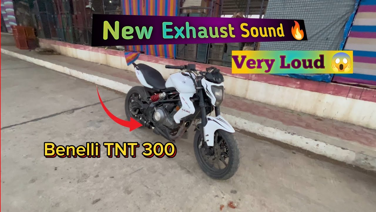 Benelli TNT 300 | Very Loud Exhaust SC project | Public Reaction | Benelli flyby and wheelie |
