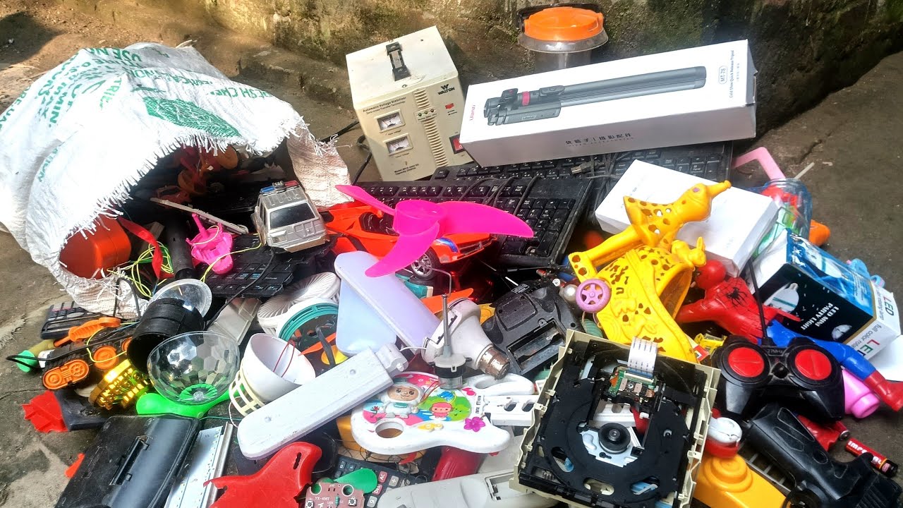 how to make awesome ideas with dc motor from scrap / breaking and opening toys / mini solar fan
