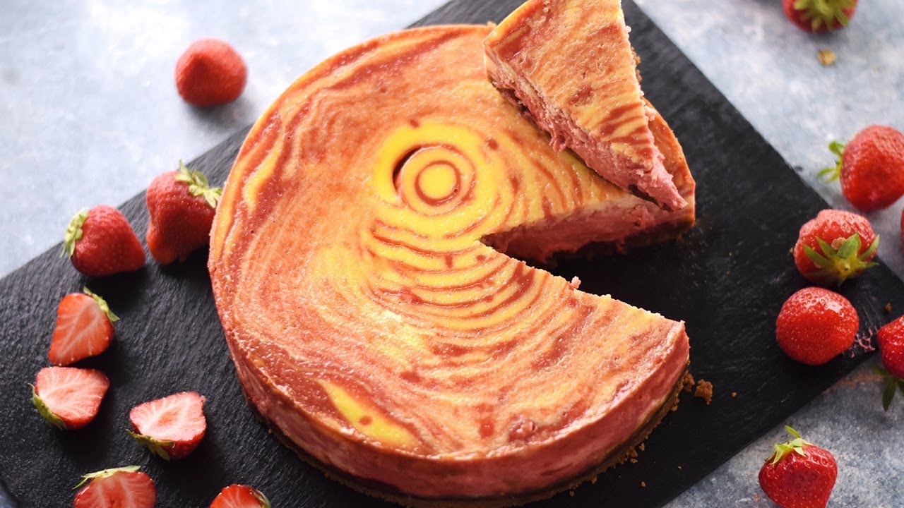 Cheesecake z&eacute;br&eacute; &agrave; la fraise, un dessert original !