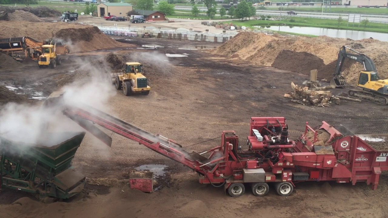 How to Grind Hardwood Mulch Wood