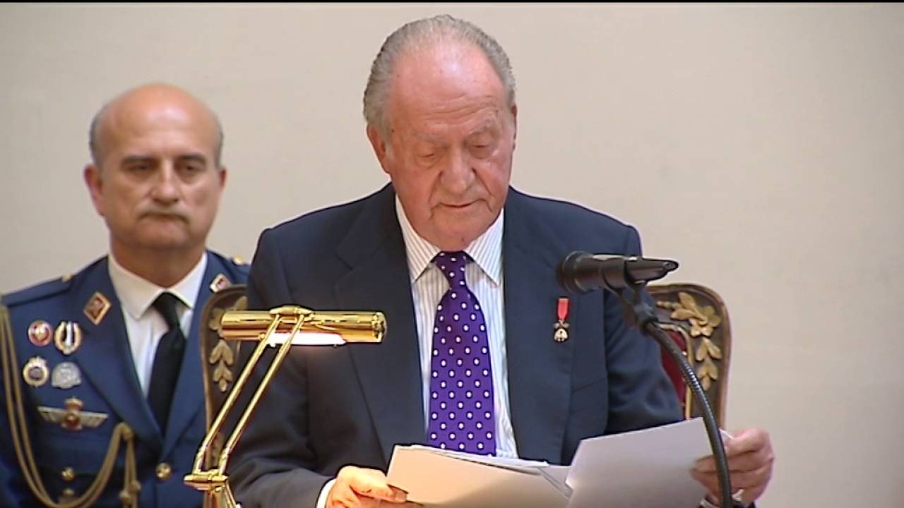Don Juan Carlos y Doña Sofía, en el acto de presentación de la autobiografía del Rey Simeón