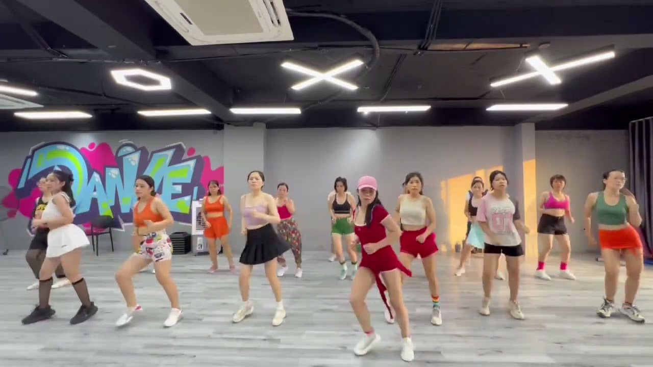 KHÔNG TÊN VÌ KO NHỚ. CHOREO BY TUNI