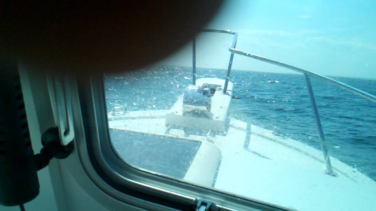 steiger craft 21dv in 3 to 5 ft waves.3gp