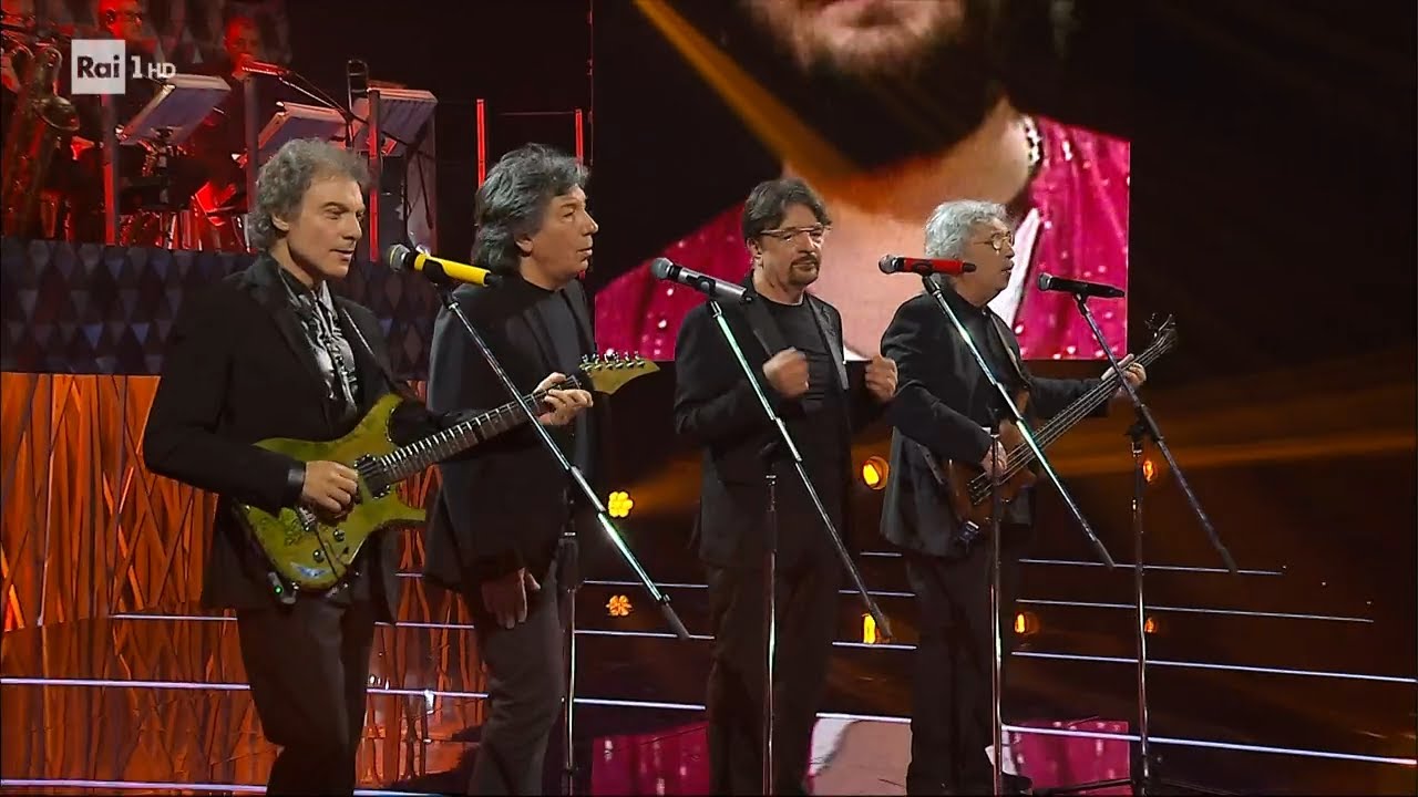 I Santo California cantano 