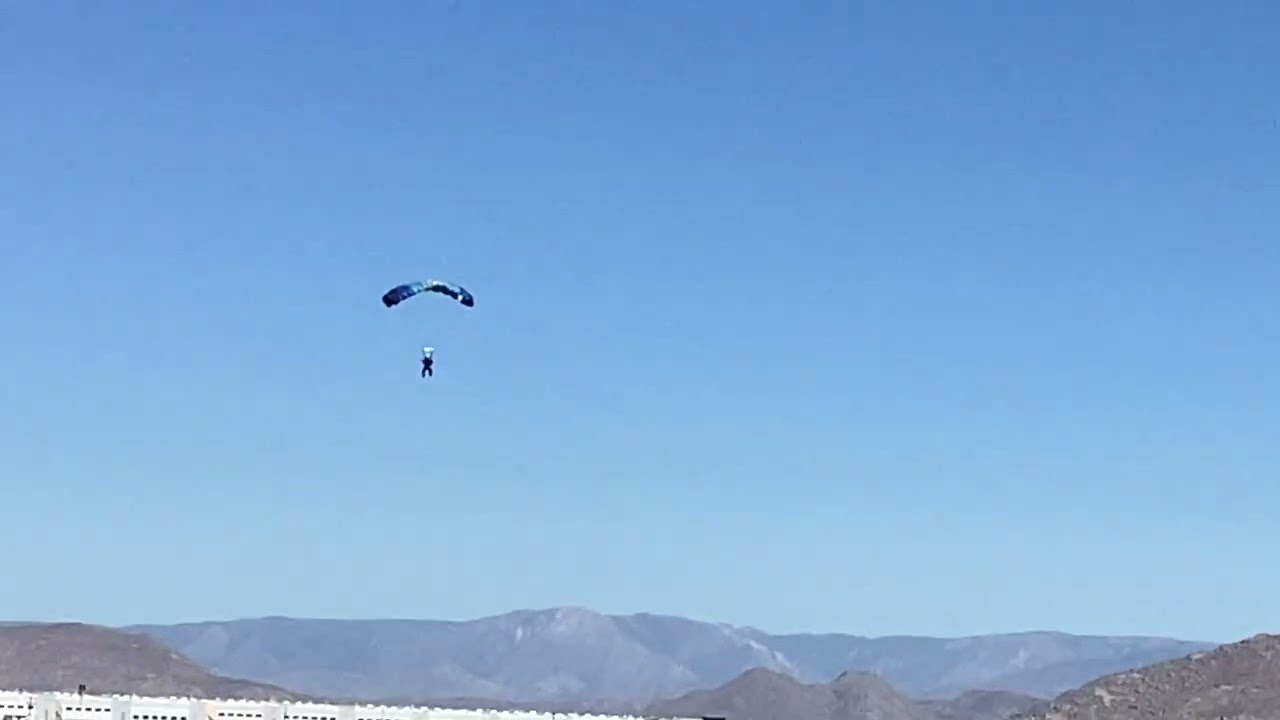 Skydive Perris parachutes landing
