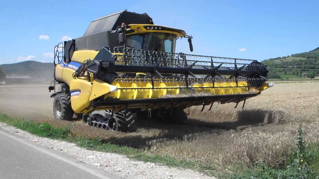 NEW HOLLAND CR7.90 harvesting trebbiatura grano