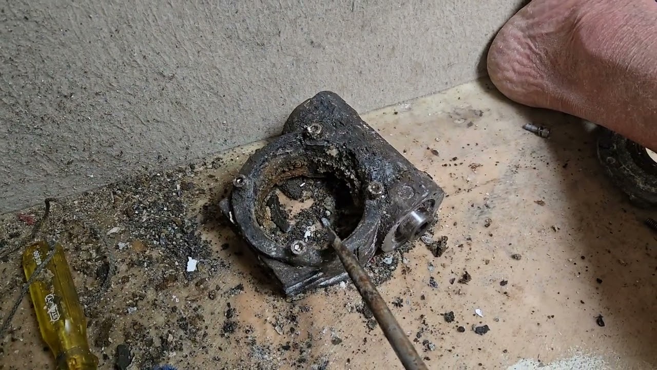 272 -16th January 2026. Still getting the winch apart.