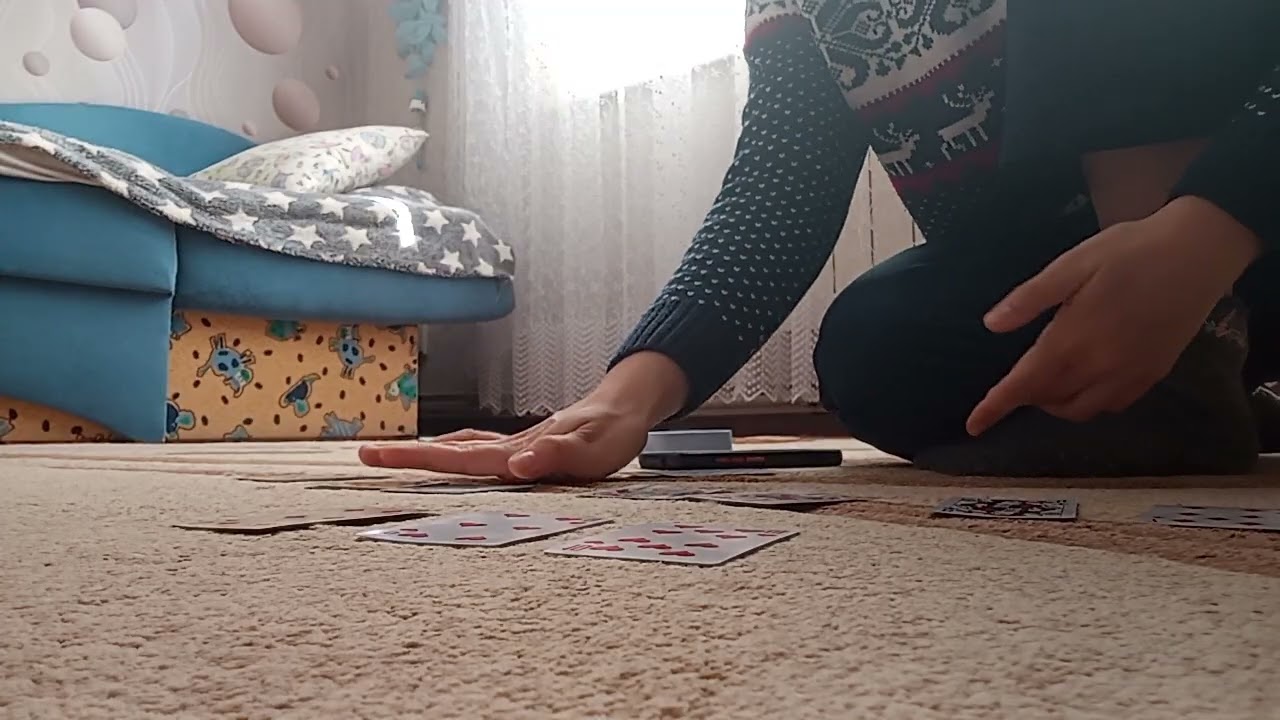 пишите в комментариях ваш цвет глаз и волос и я запишу видео с гаданием на вас! ❤️