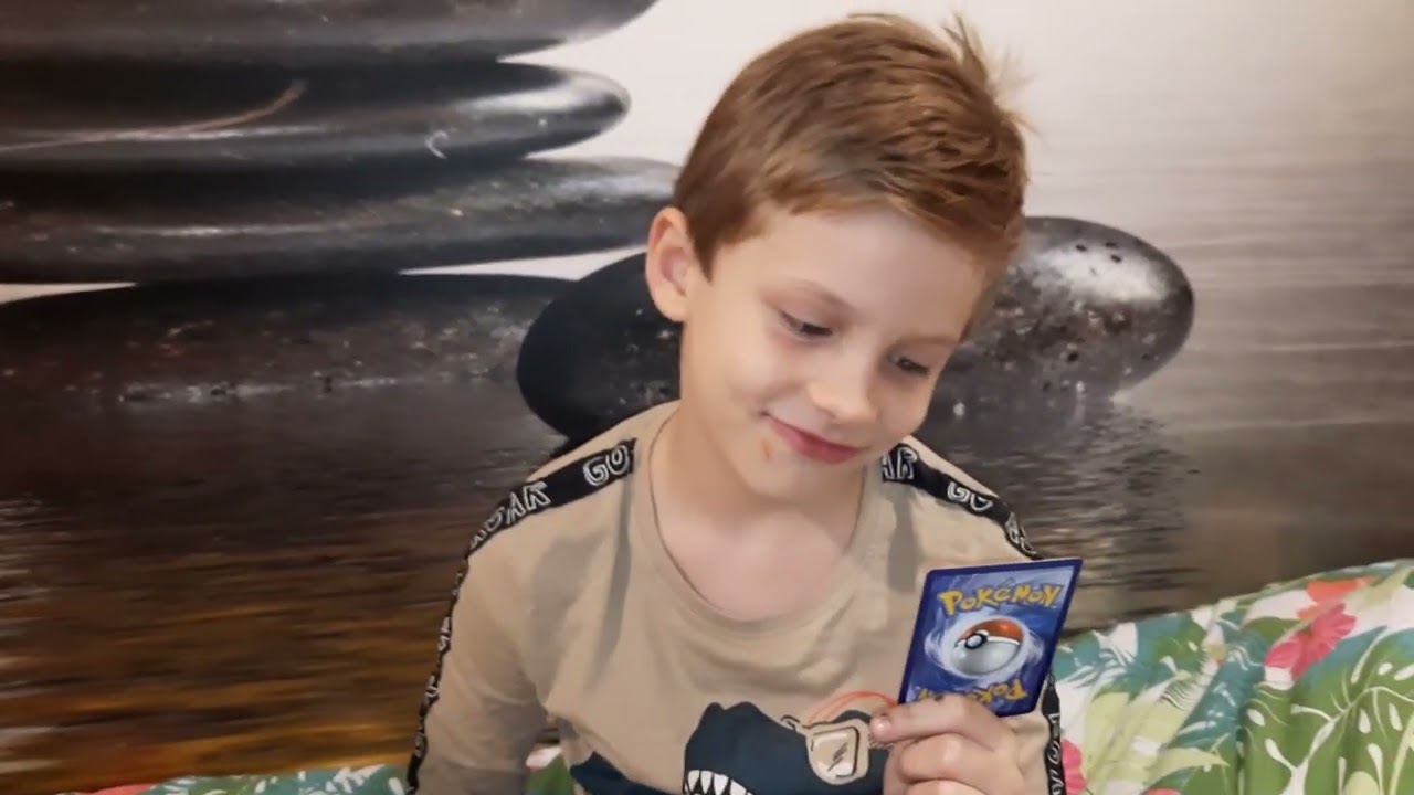 Otwieram karty pokemon! Trafiłem limitowaną kartę za milion?