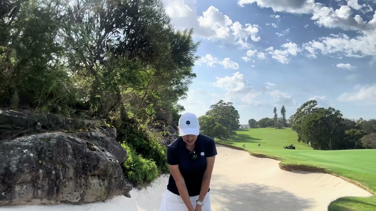 How to play from the left side bunker at ECC 17th hole 
