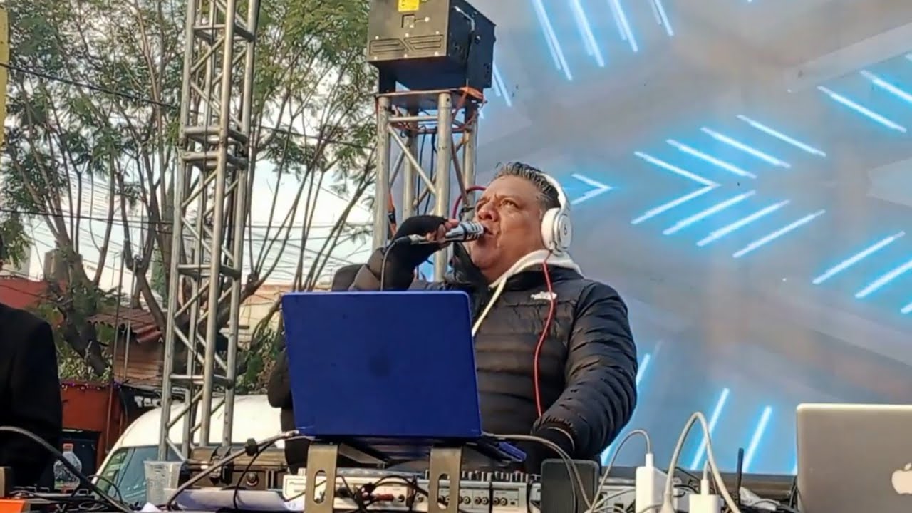 Sonido condor un poco de carnaval con la banda burra peñon de los baños