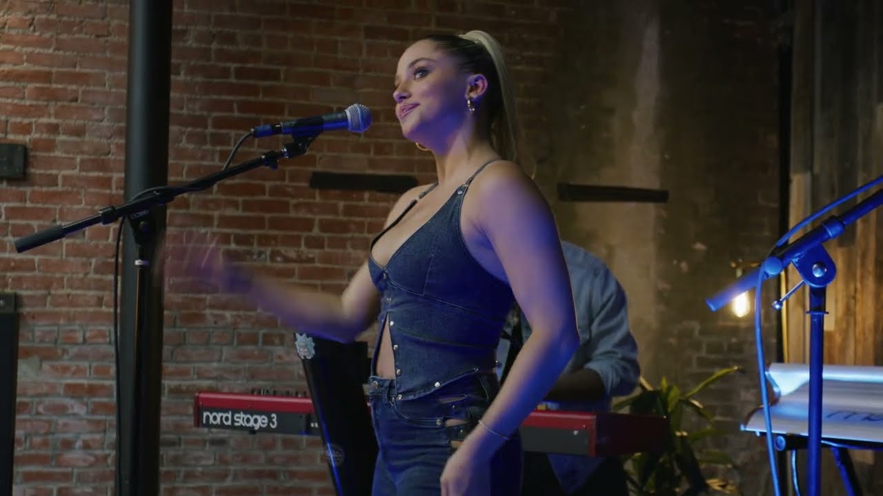 Girls (Acoustic) - Elle Danjean Live from The Gibson Showroom