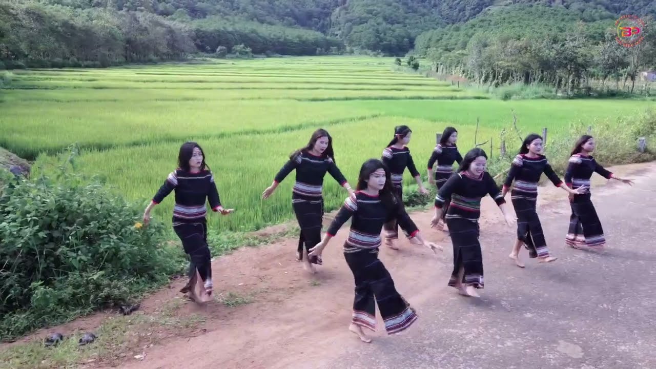 Múa: Ngợi Khen Cha Haleluya | Hlak Ai Plei Bong Bao