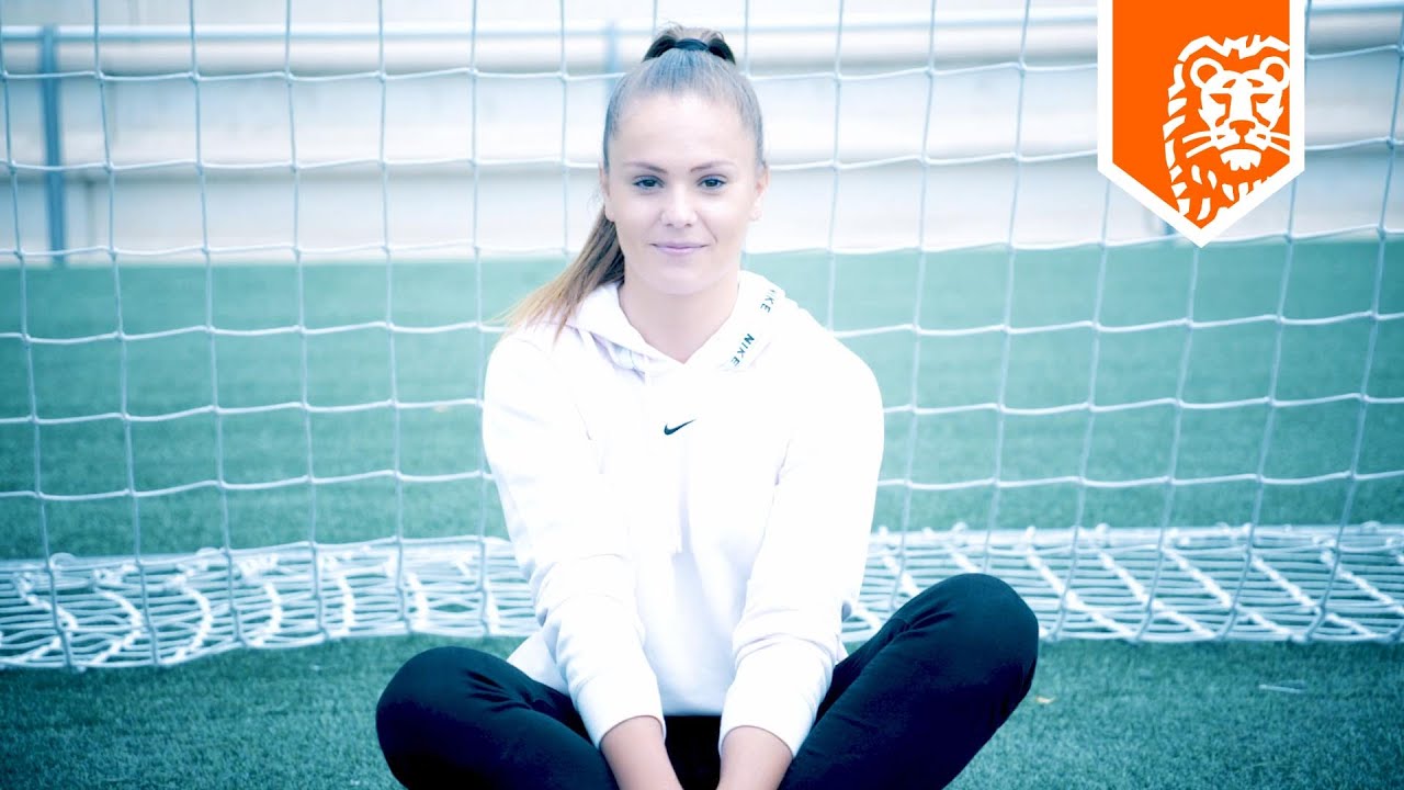 TOUZANI & DE ORANJELEEUWINNEN - LIEKE MARTENS