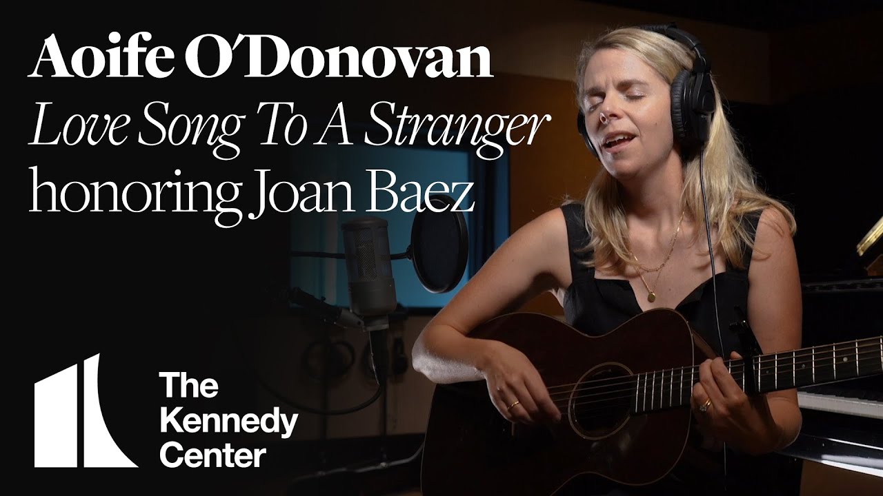 Aoife O'Donovan Performs 