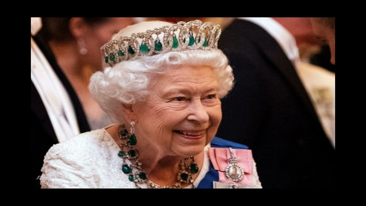 New Queen Elizabeth Statue Unveiled in Antrim Sparks Criticism for Lacking Likeness to the Late Mona