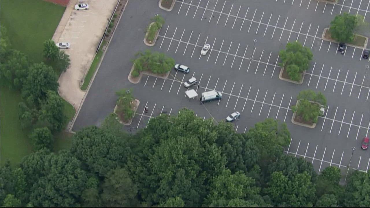 Police investigate shooting at Cheshire Station Plaza in Woodbridge, Virginia