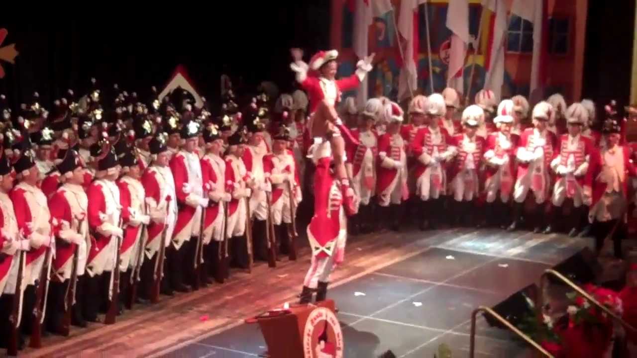 Corpsappell Rote Funken:  "Marieche, danz"