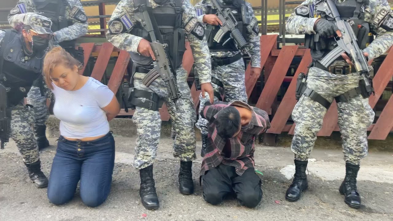 Presentan a presuntos responsables de asesinato en mirador de lago de Coatepeque