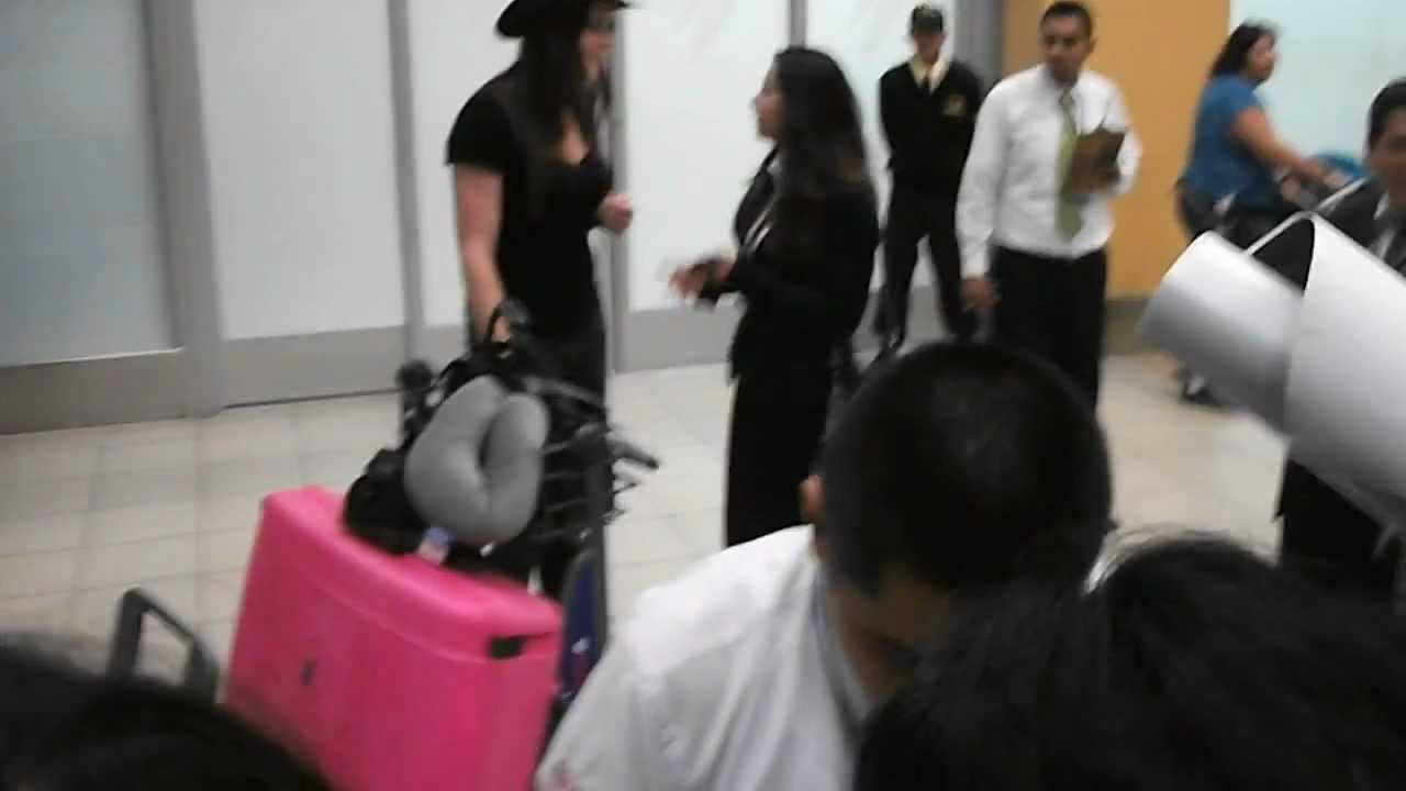 Nightwish en Lima 2012 - Aeropuerto Jorge Chavez