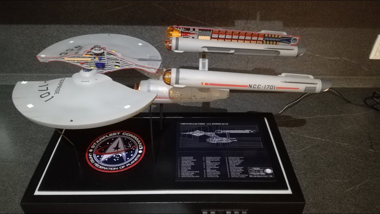 Star Trek  TOS U.S.S. Enterprise NCC -1701 Cutaway  with light and sound !