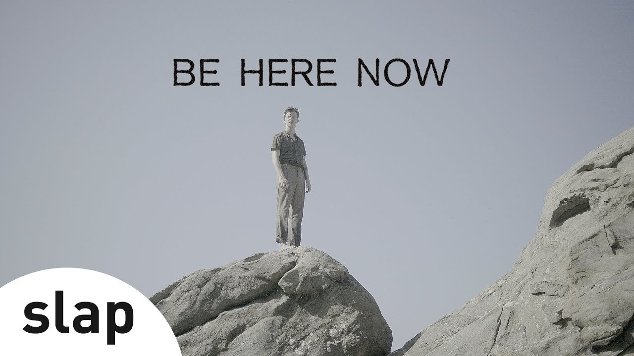 Gustavo Bertoni - Be Here Now (Clipe Oficial)