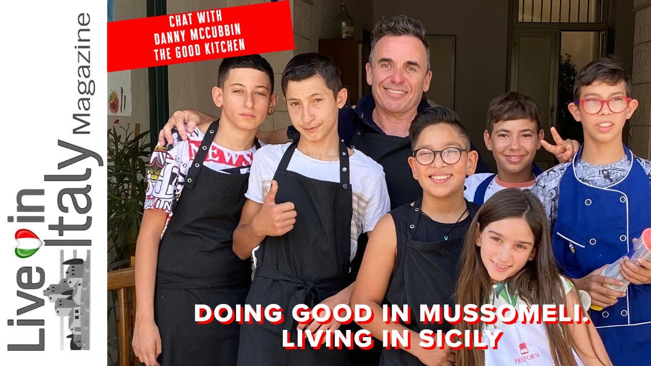 More Than 1 Euro Houses in Mussomeli, Sicily | Chat with @dannyforgood  #liveinitaly 🇮🇹
