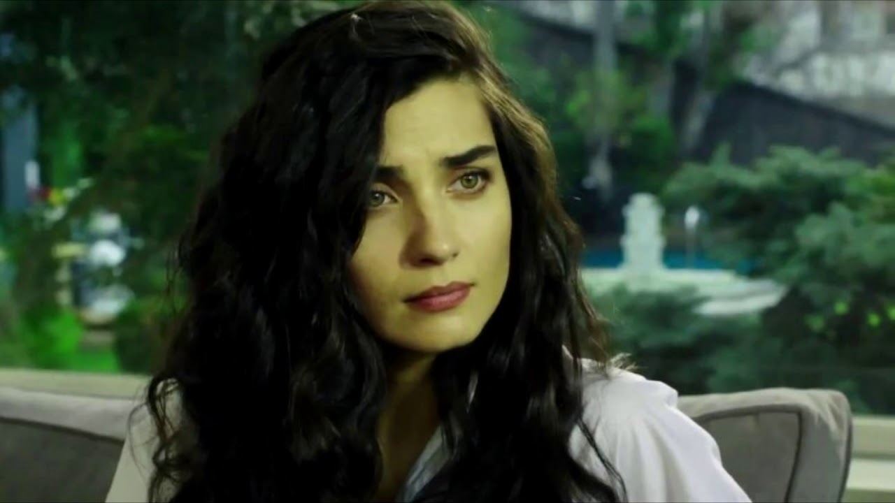 Tuba Büyüküstün'ün Görünmeyen Resimleri