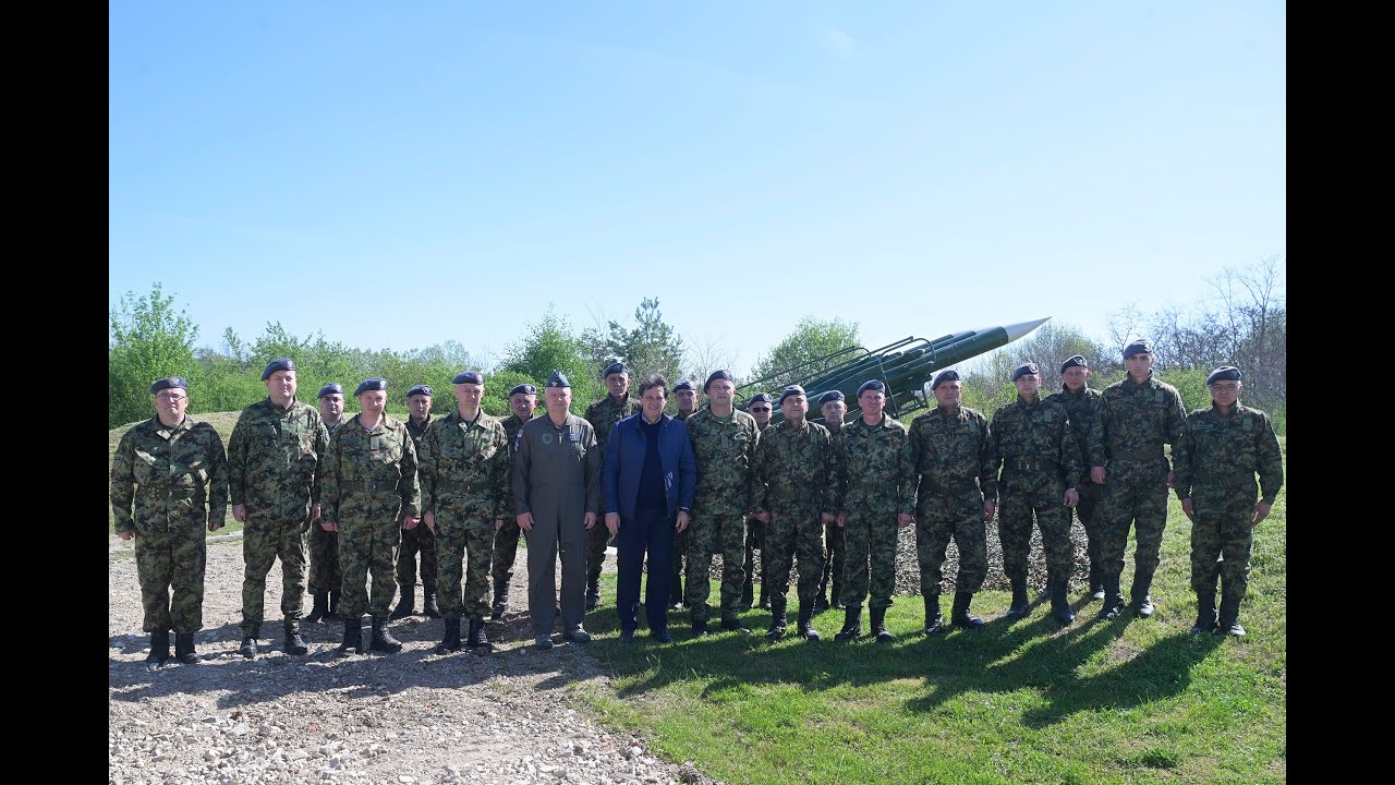 Ministar Gašić na Vaskrs sa pripadnicima Vojske Srbije
