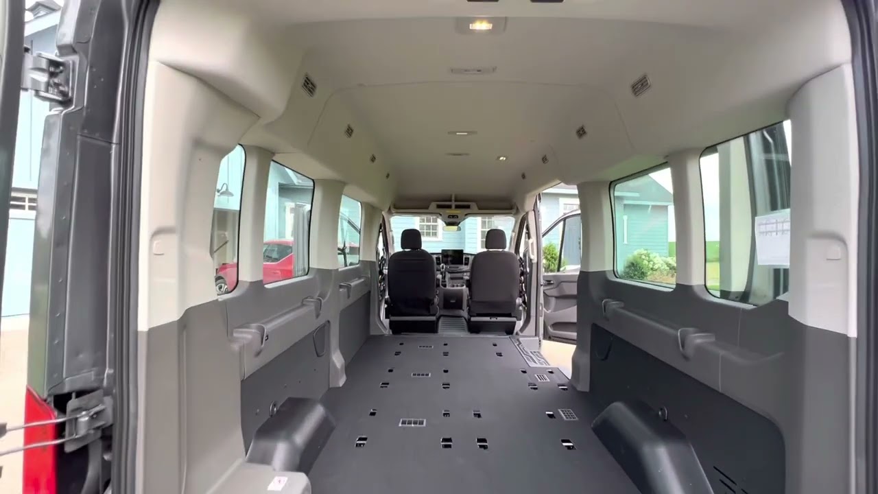 Ford Transit 350 Medium Roof XLT
