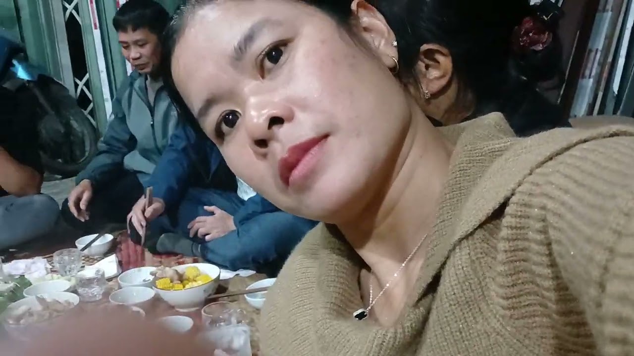 CLB T&igrave;nh Bạn tất ni&ecirc;n cuối năm. 