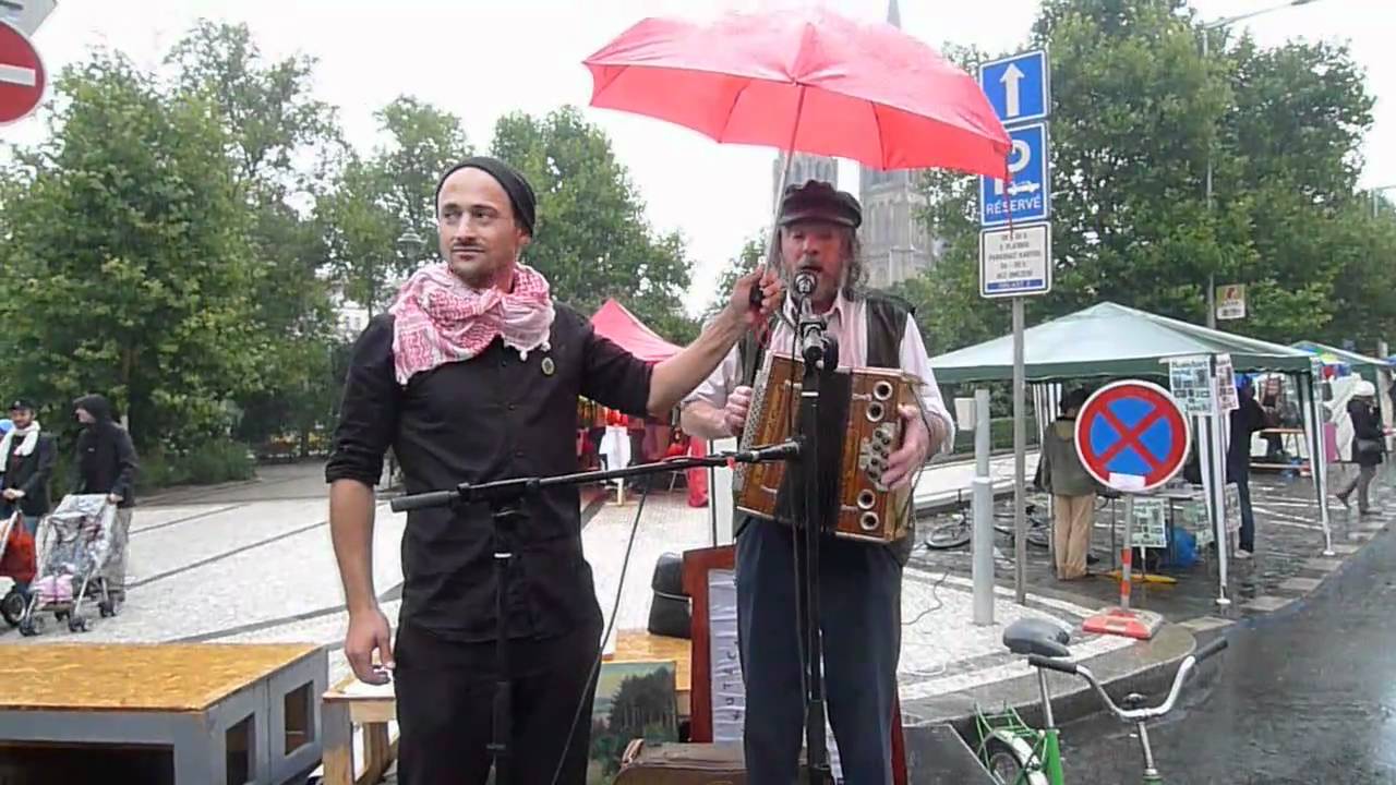 Hřbitove, hřbitove... hraje Pepíček Čečil (25/09/2010)